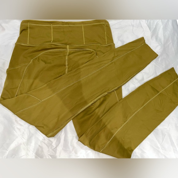 LULULEMON Fast and Free High Rise Tight 25” Size 6 - Picture 2 of 3